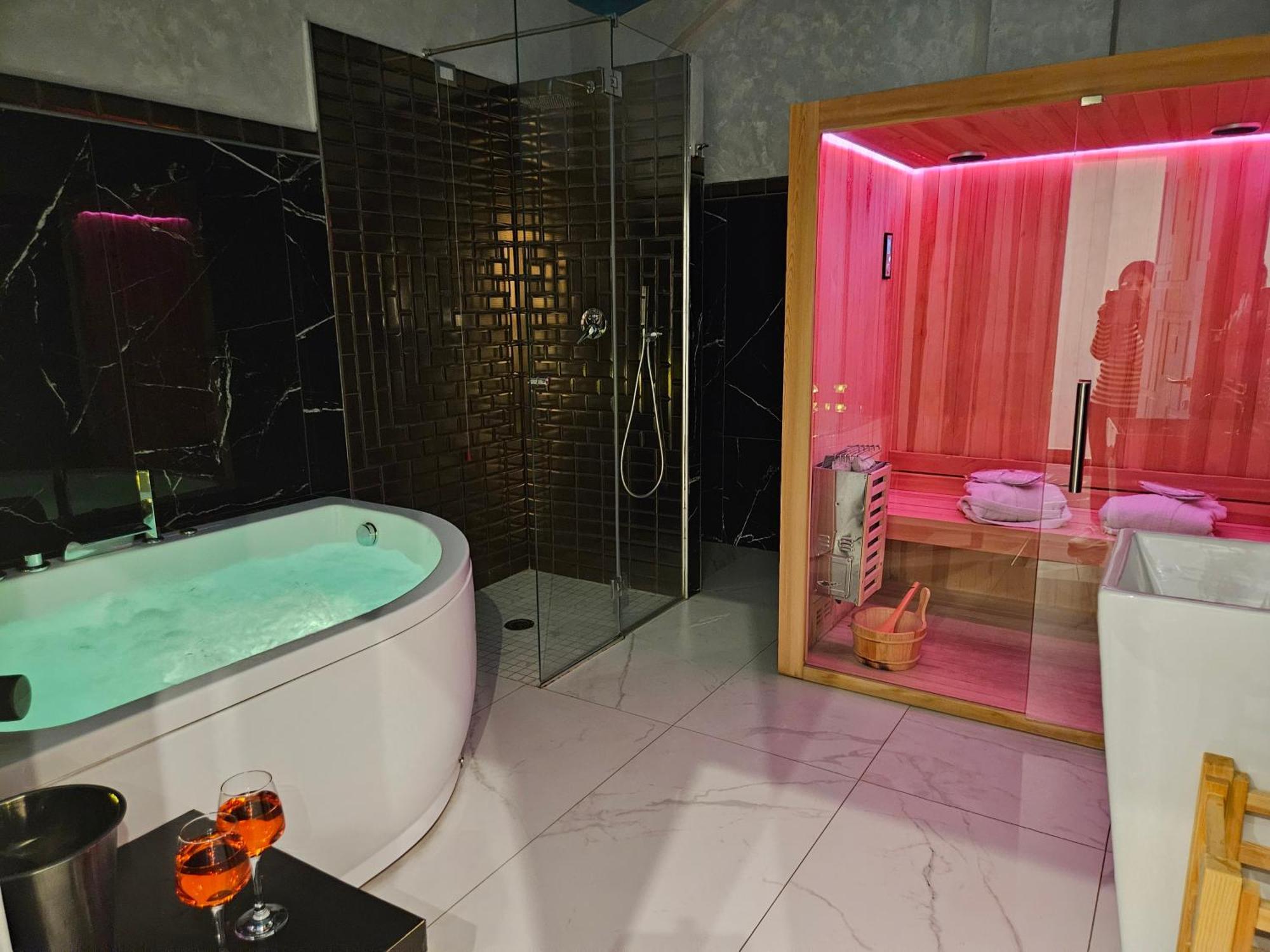 Setteabbracci Suite & Apartments バロニッシ エクステリア 写真